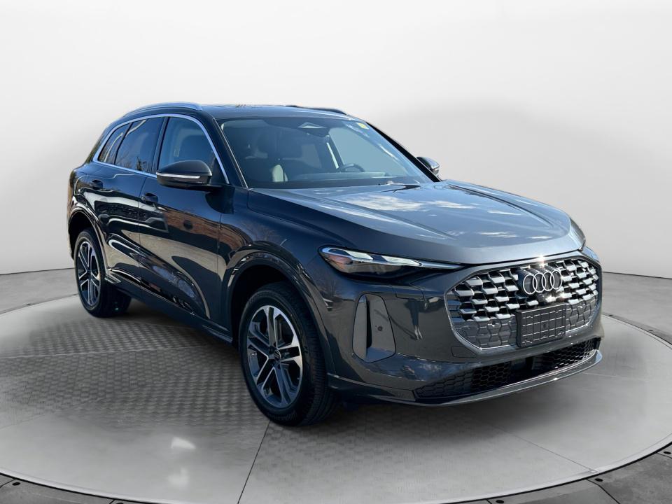 2025 Audi Q5 40 Premium's photo
