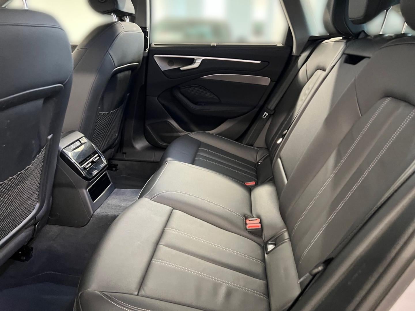 Bild über Audi A6 Avant TDI quattro 150 kW S tronic - für weitere Informationen kontaktieren Sie den Audi Partner