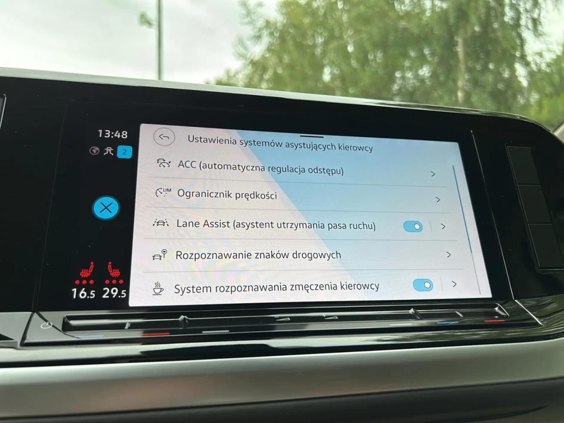 Volkswagen Multivan długi rozstaw osi Life