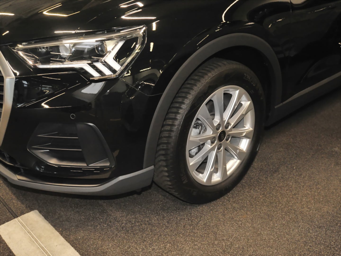 Bild über Audi Q3 35 TFSI S tronic - für weitere Informationen kontaktieren Sie den Audi Partner