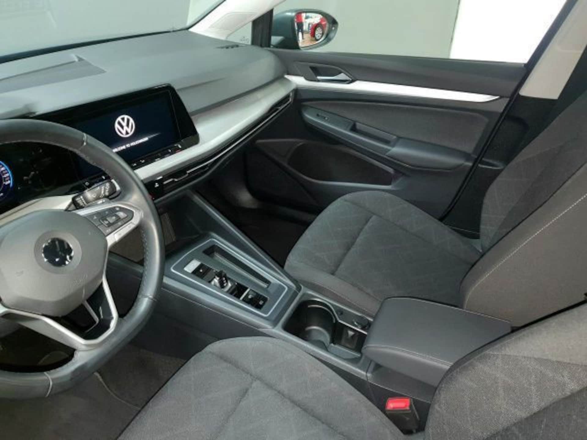 Volkswagen Golf Variant Life