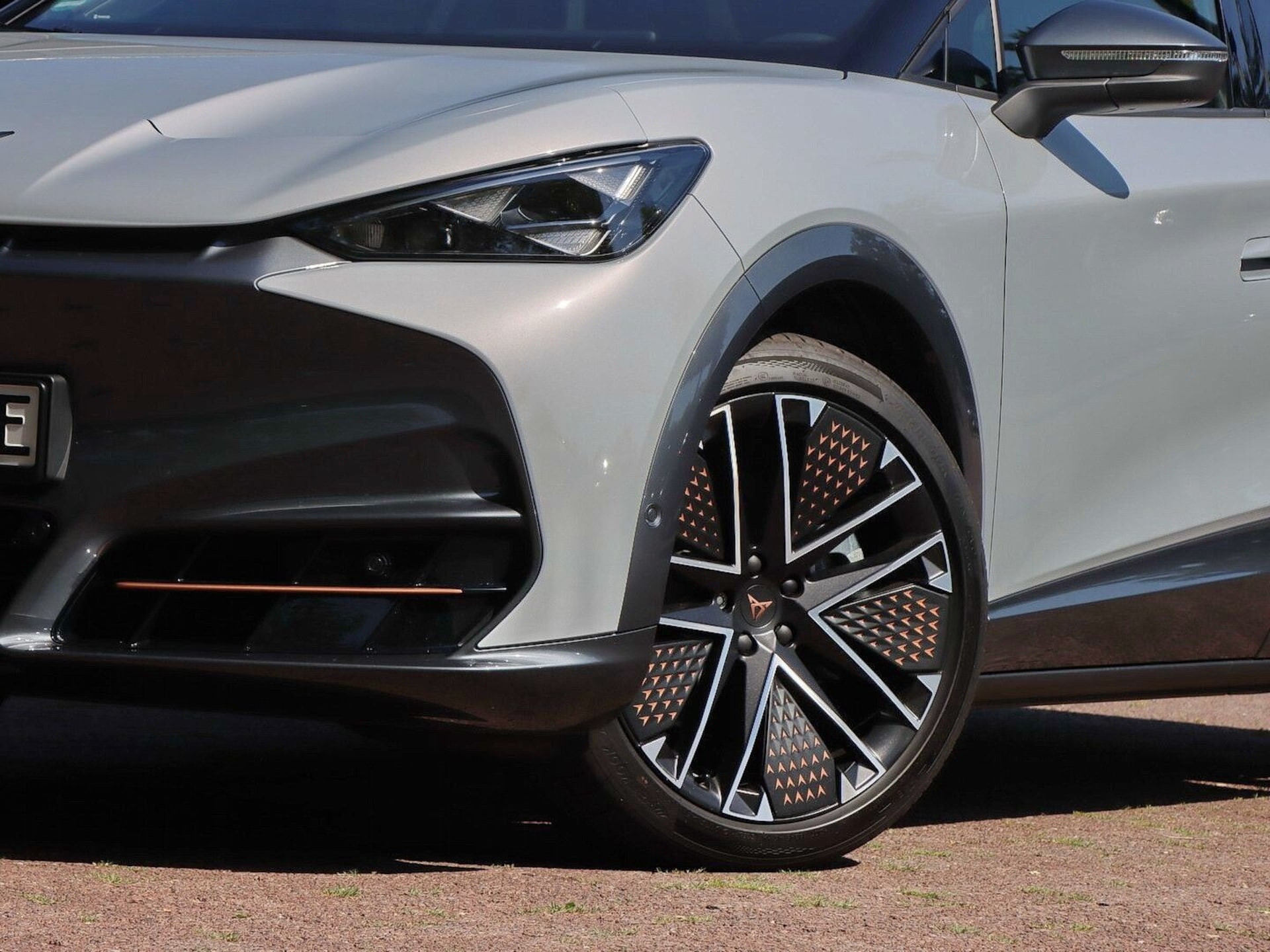CUPRA Tavascan VZ