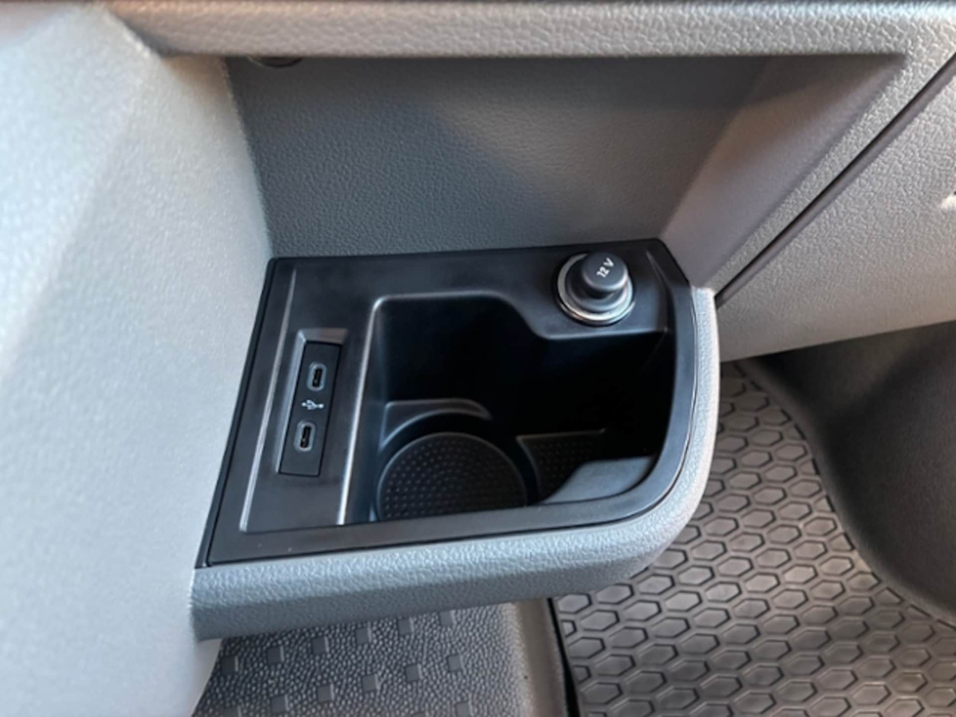 Volkswagen T6.1 Transporter Kombi kurzer Radstand