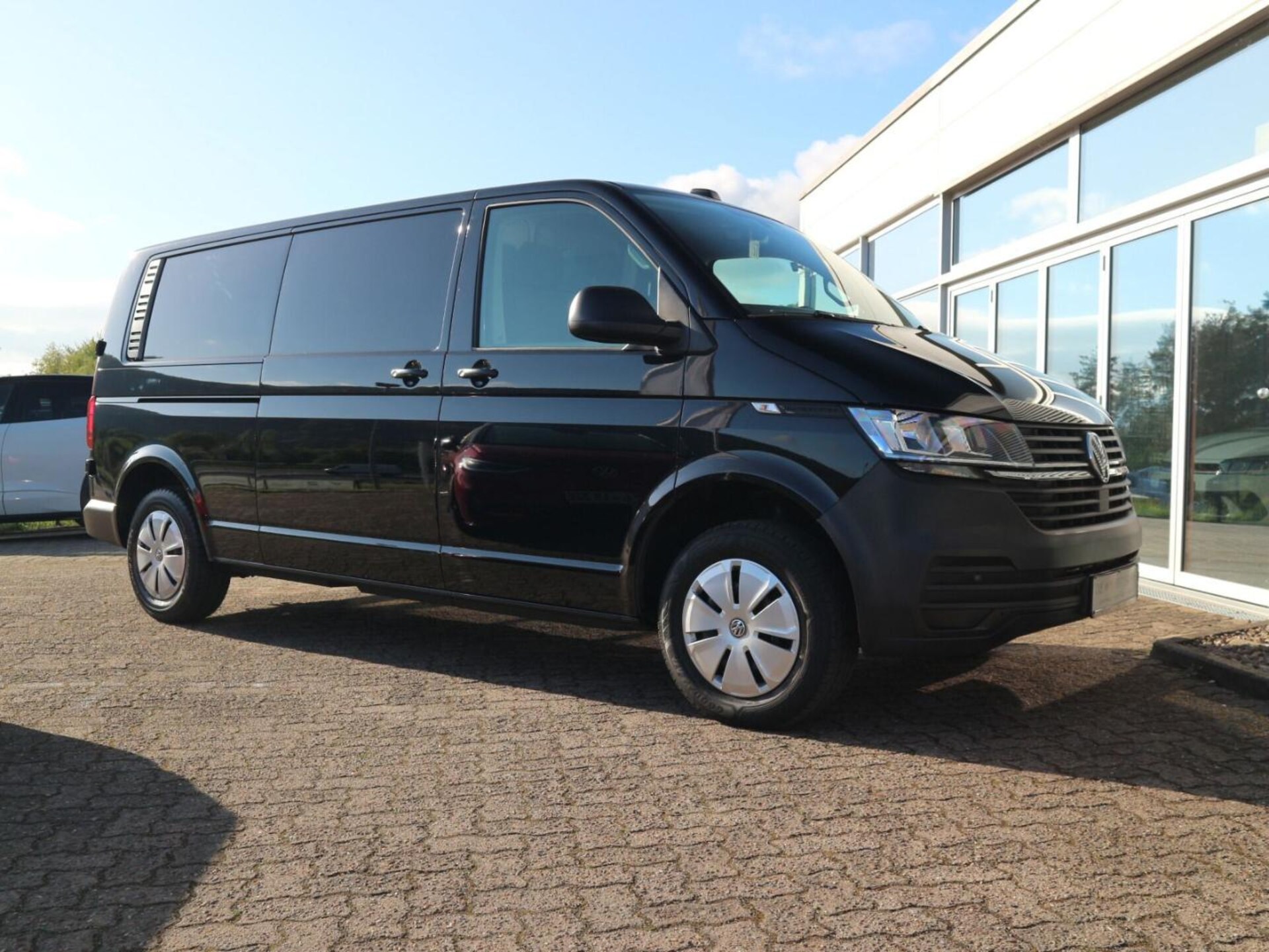 Volkswagen T6.1 Transporter Kasten langer Radstand