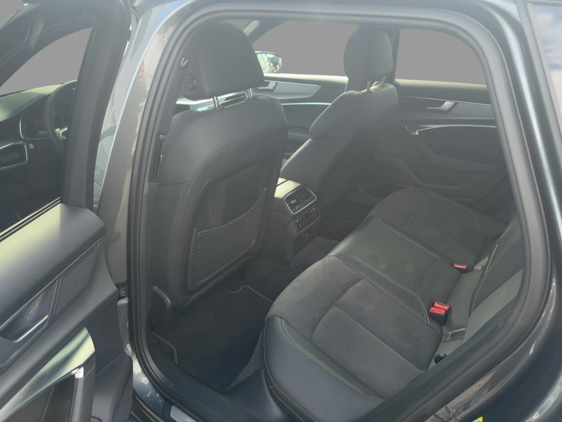 Audi S6 Avant