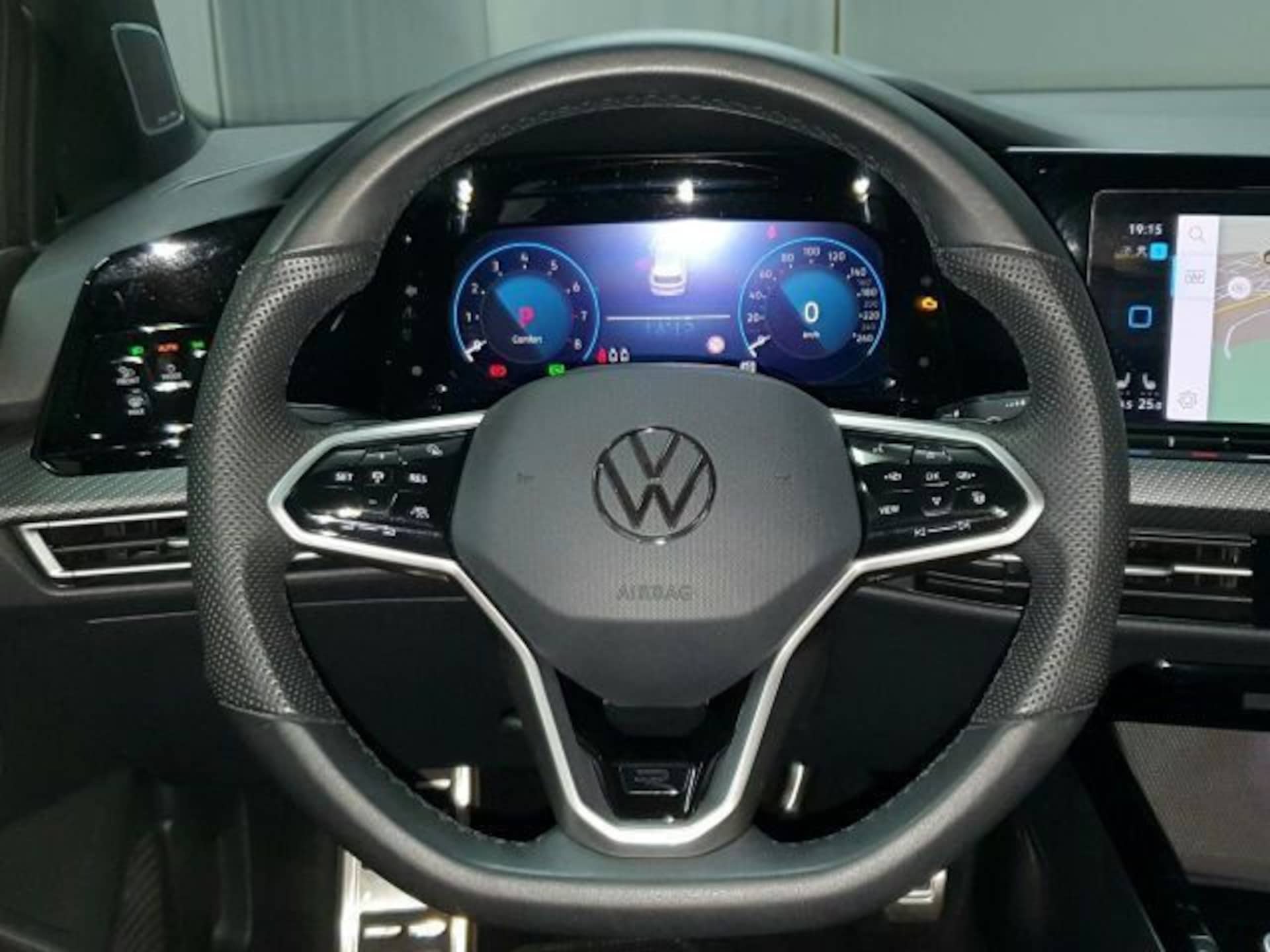 Volkswagen Golf R-Line