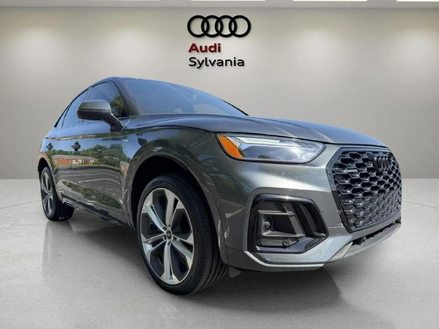 2023 Audi Q5 Sportback 45 Premium Plus's photo
