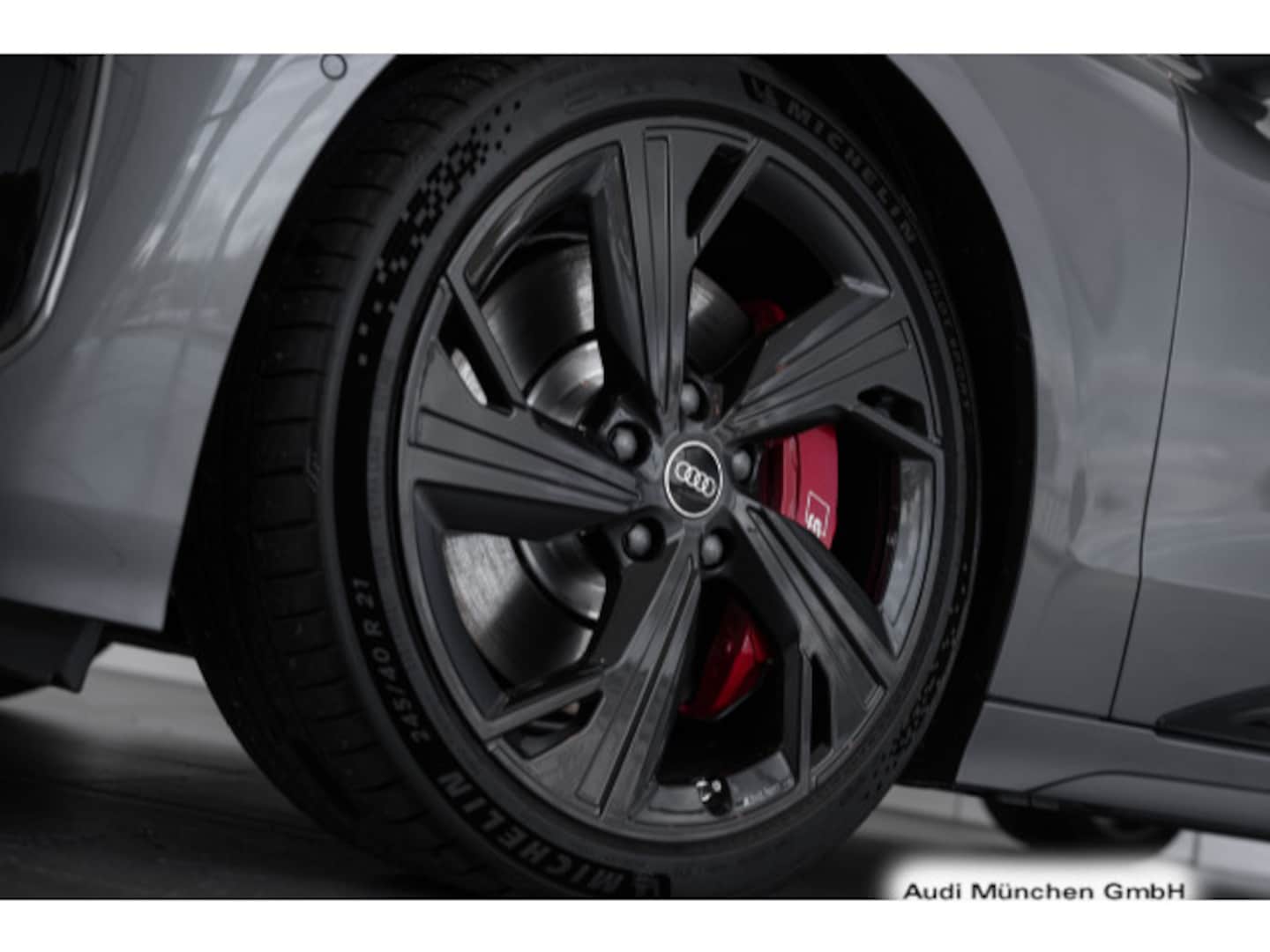 Bild über Audi S6 Avant e-tron e-tron quattro 370 kW - für weitere Informationen kontaktieren Sie den Audi Partner