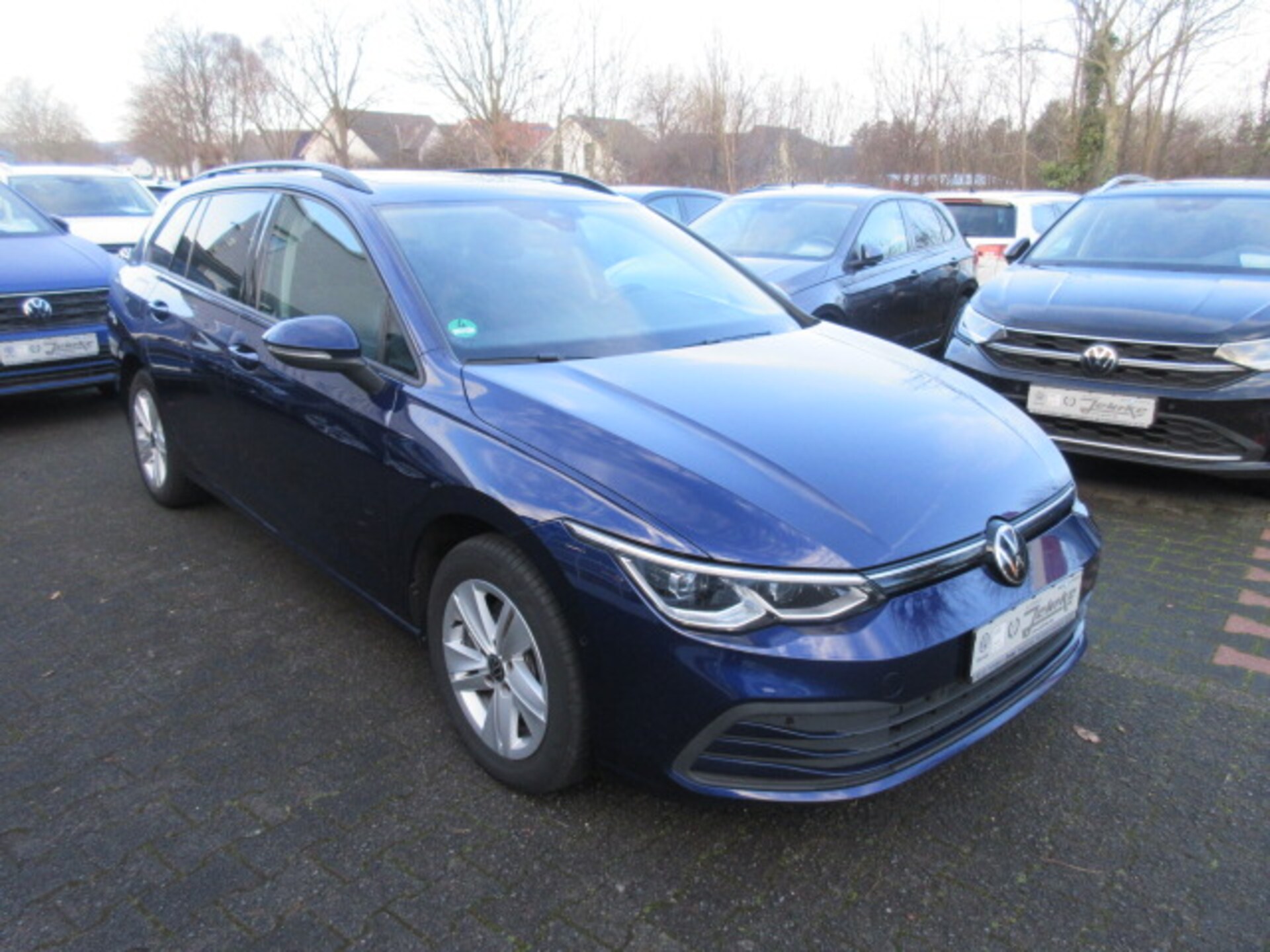 Volkswagen Golf Variant Life