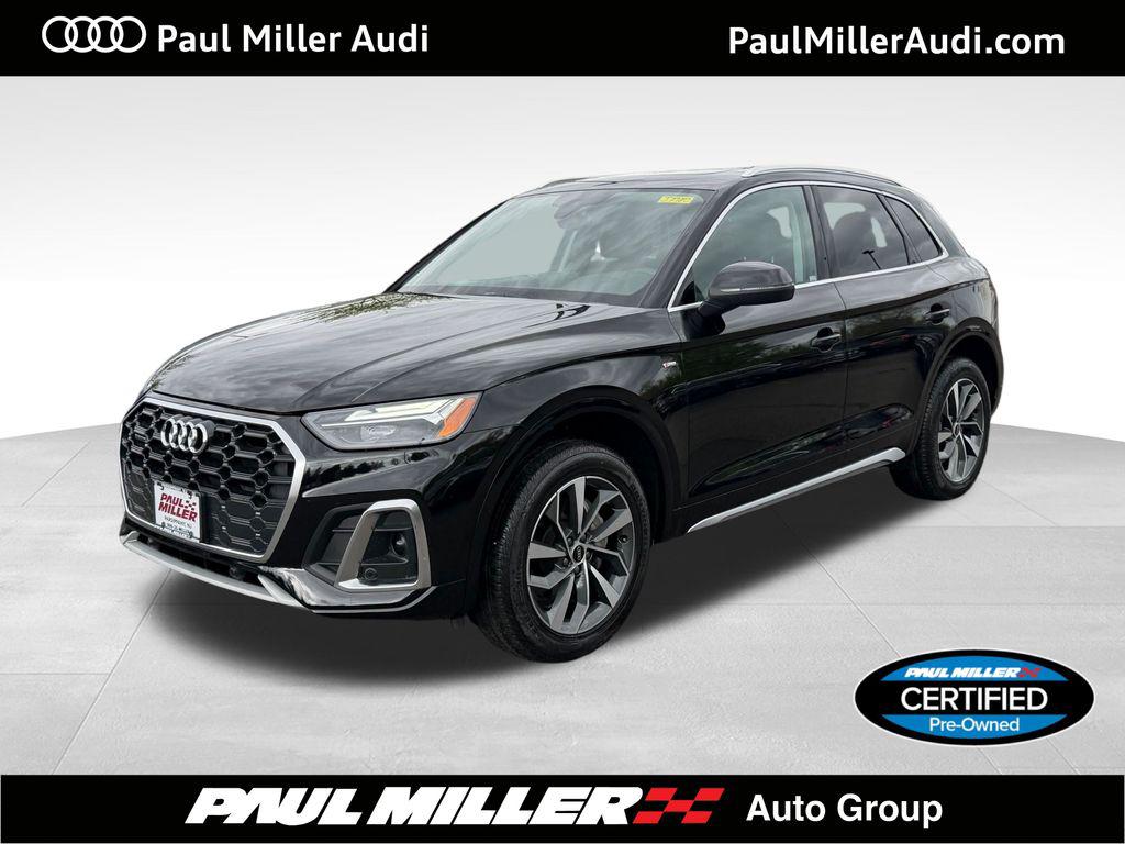 2023 Audi Q5 45 Premium's photo