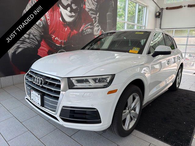2019 Audi Q5 2.0T quattro S tronic Premium Plus's photo