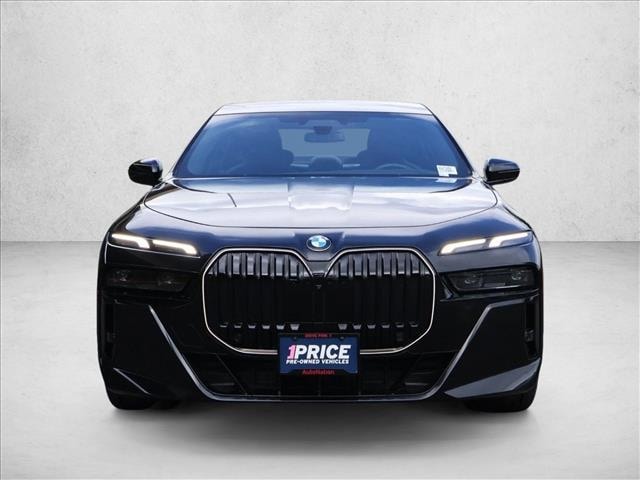 2025 BMW 740i
