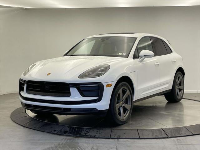 2025 Porsche Macan Base