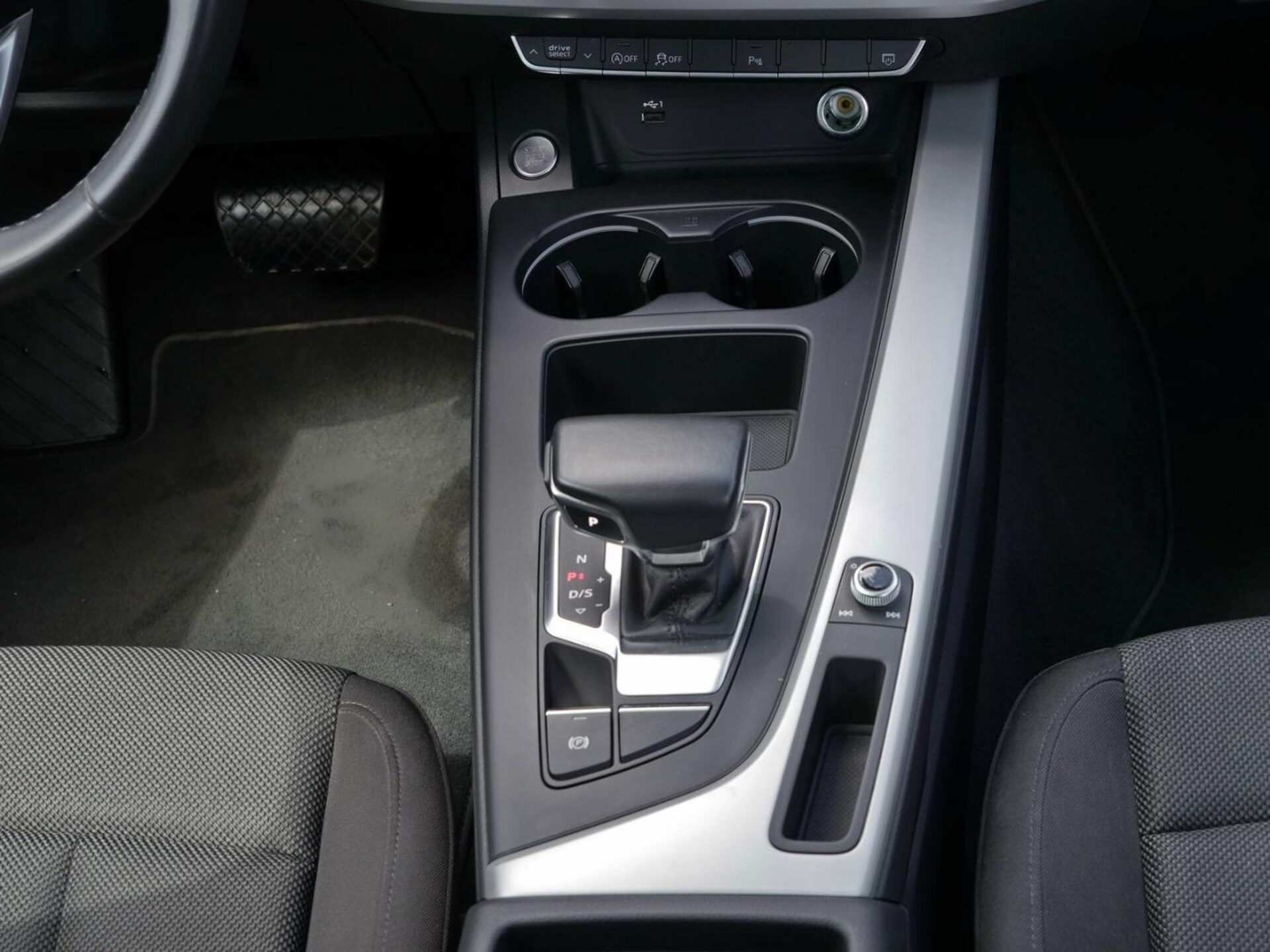Audi A4 Avant S line