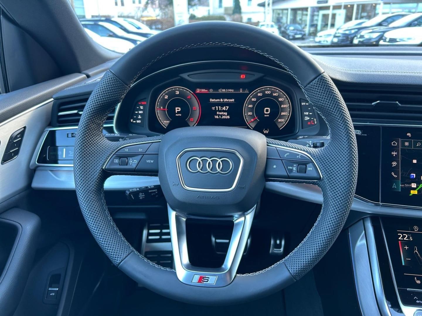 Bild über Audi Q8 SUV S line business TDI quattro 210 kW tiptronic - für weitere Informationen kontaktieren Sie den Audi Partner
