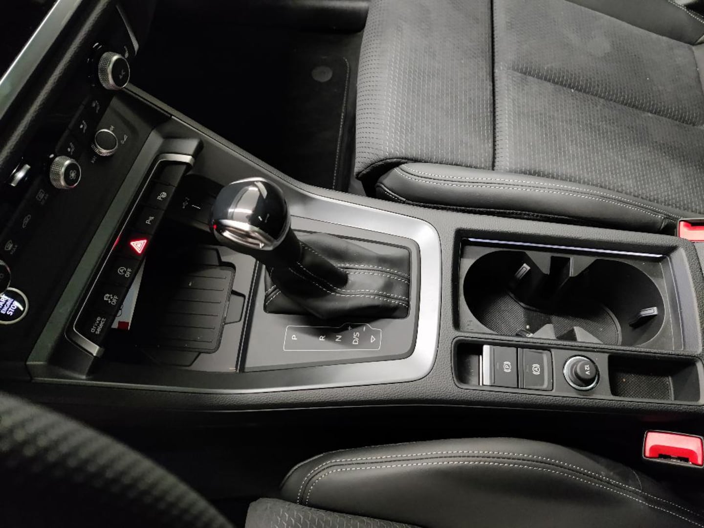 Bild über Audi Q3 TFSI quattro 140 kW S tronic - für weitere Informationen kontaktieren Sie den Audi Partner