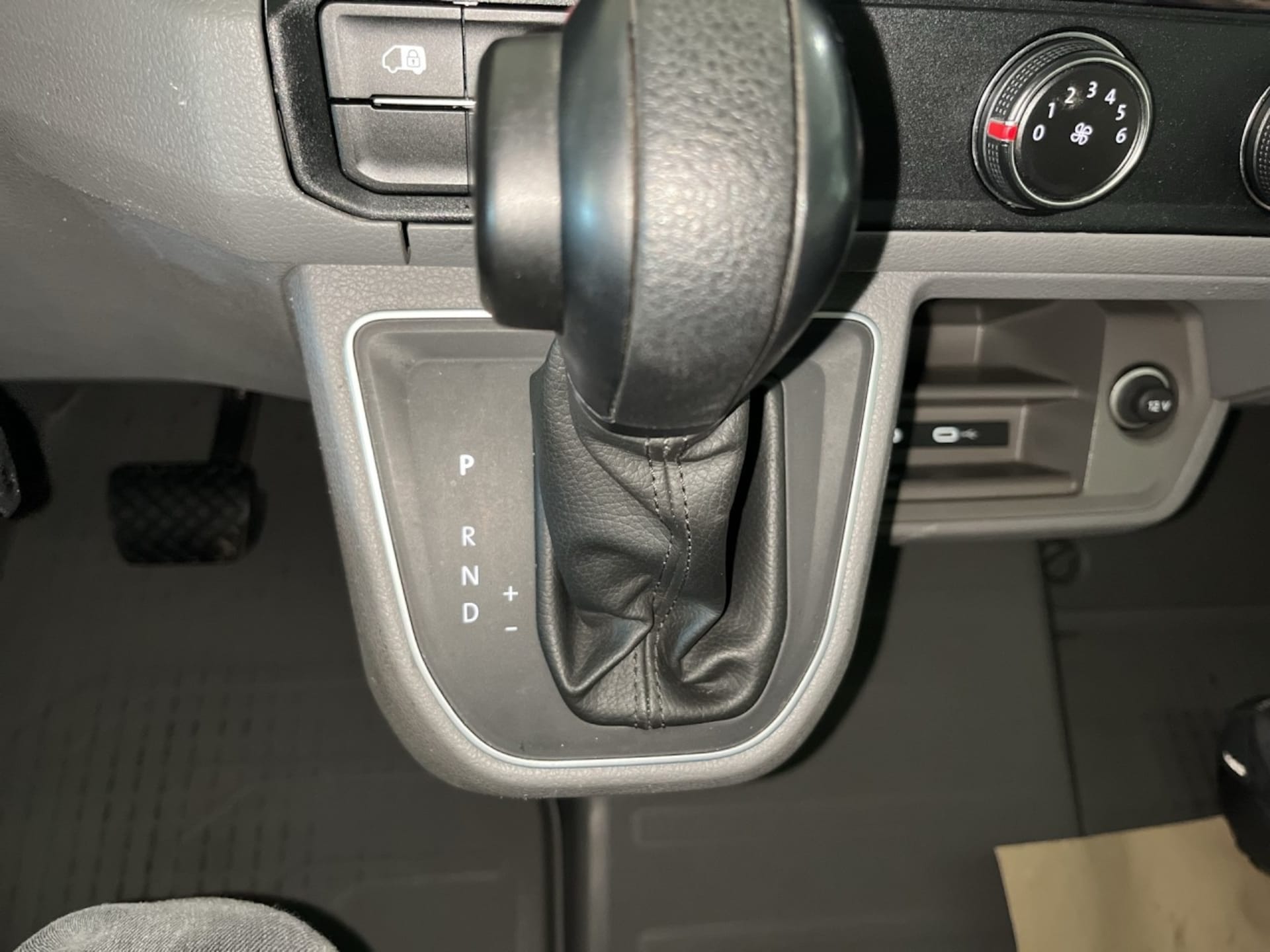 Volkswagen Crafter Kasten langer Radstand