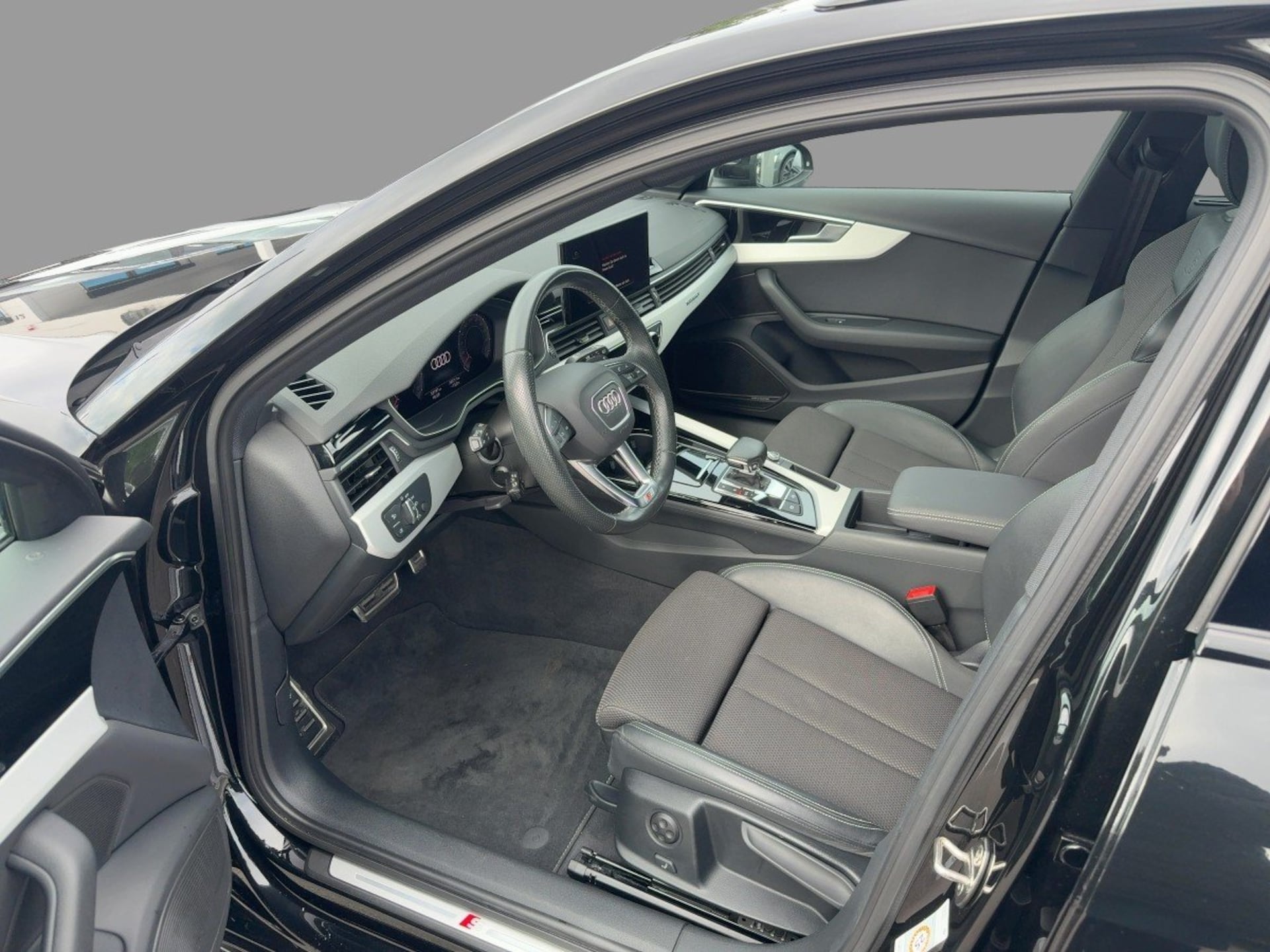 Audi A4 Avant S line