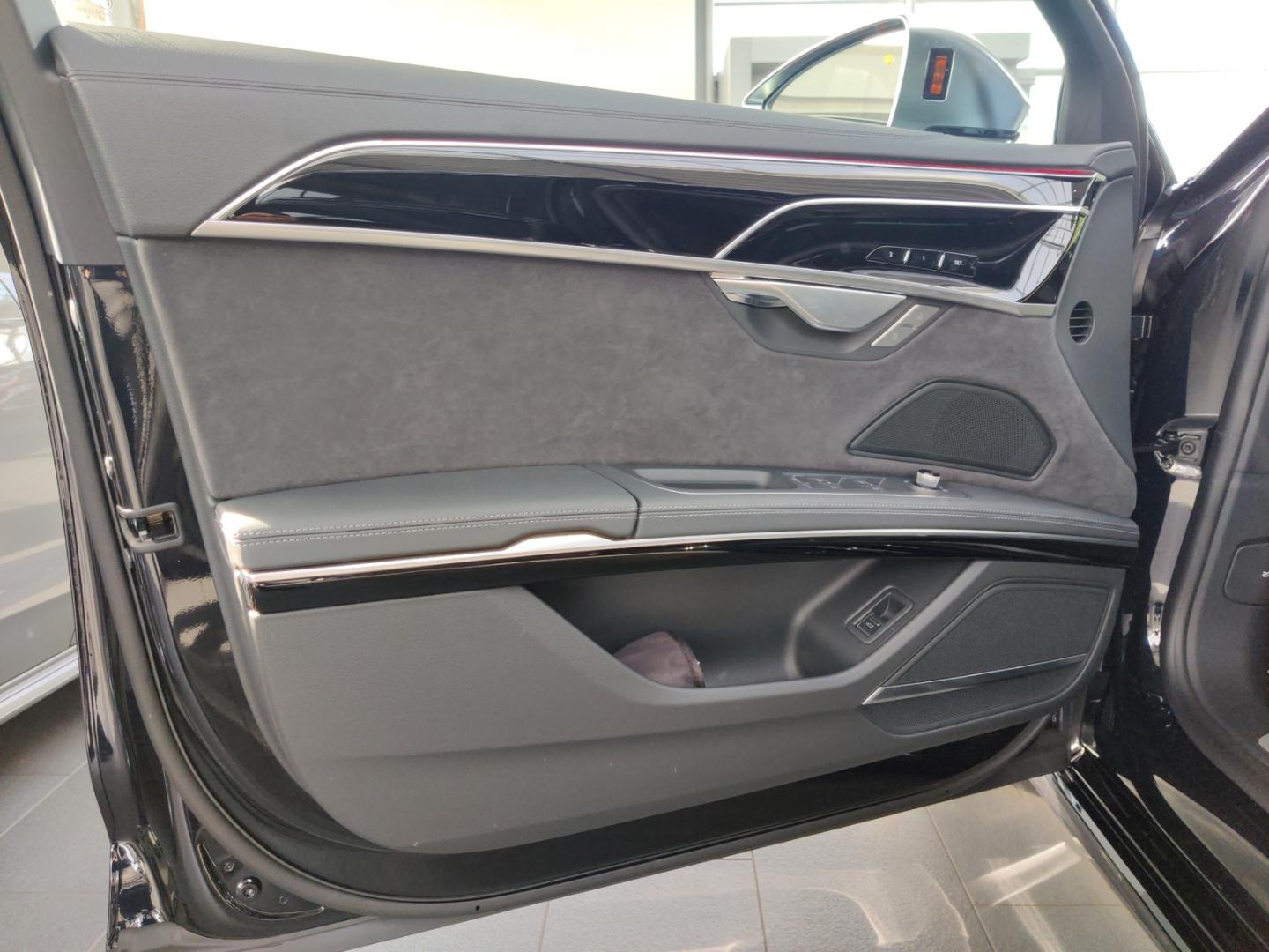 Image about Audi S8 TFSI quattro tiptronic