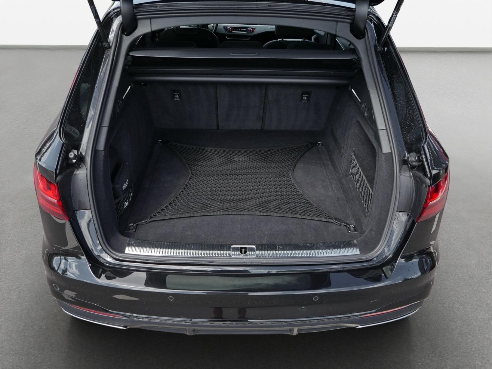 Audi A4 Avant S line