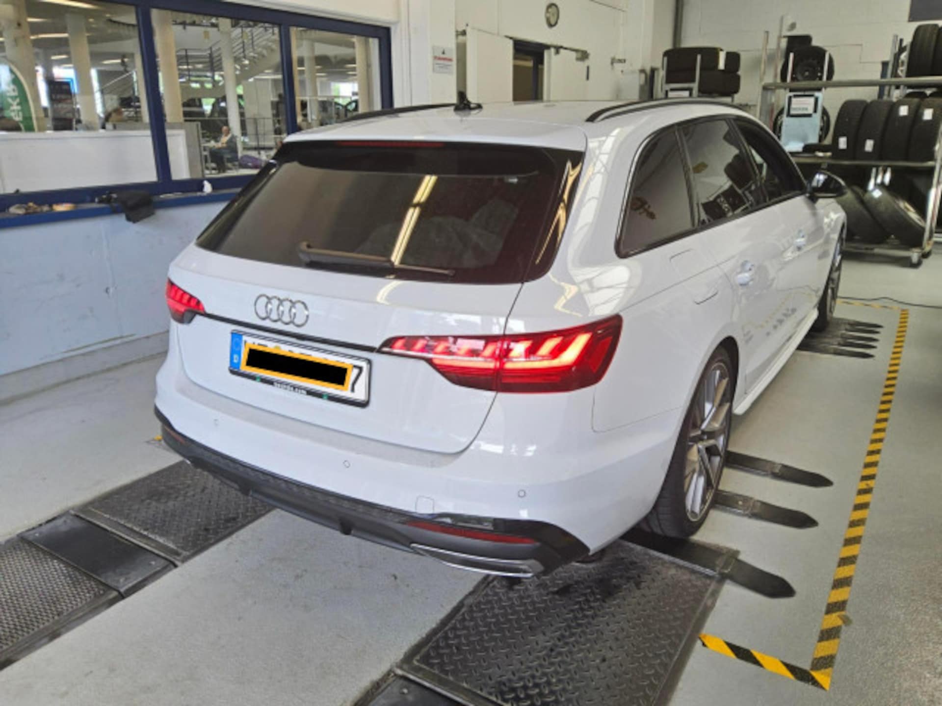 Audi A4 Avant S line