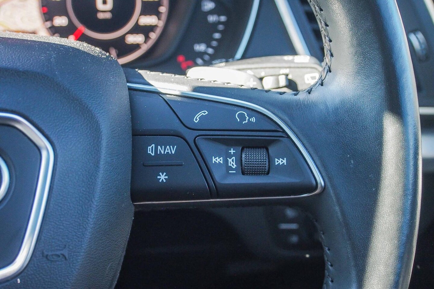 Image about Audi Q5 40 TDI quattro S tronic