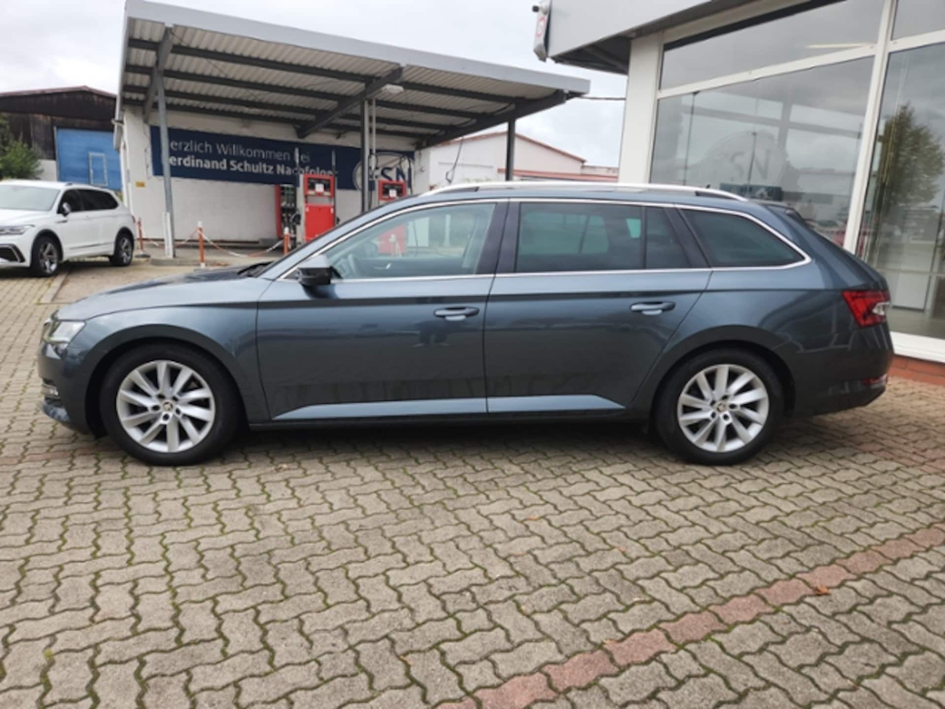 Skoda Superb Combi PREMIUM EDITION
