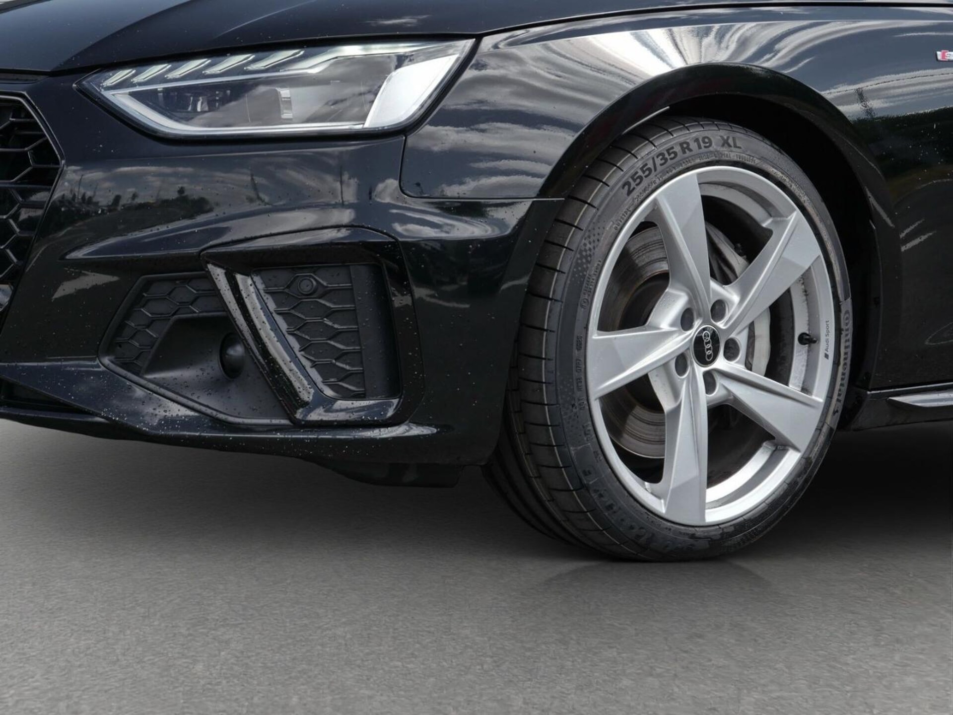 Audi A4 Avant S line