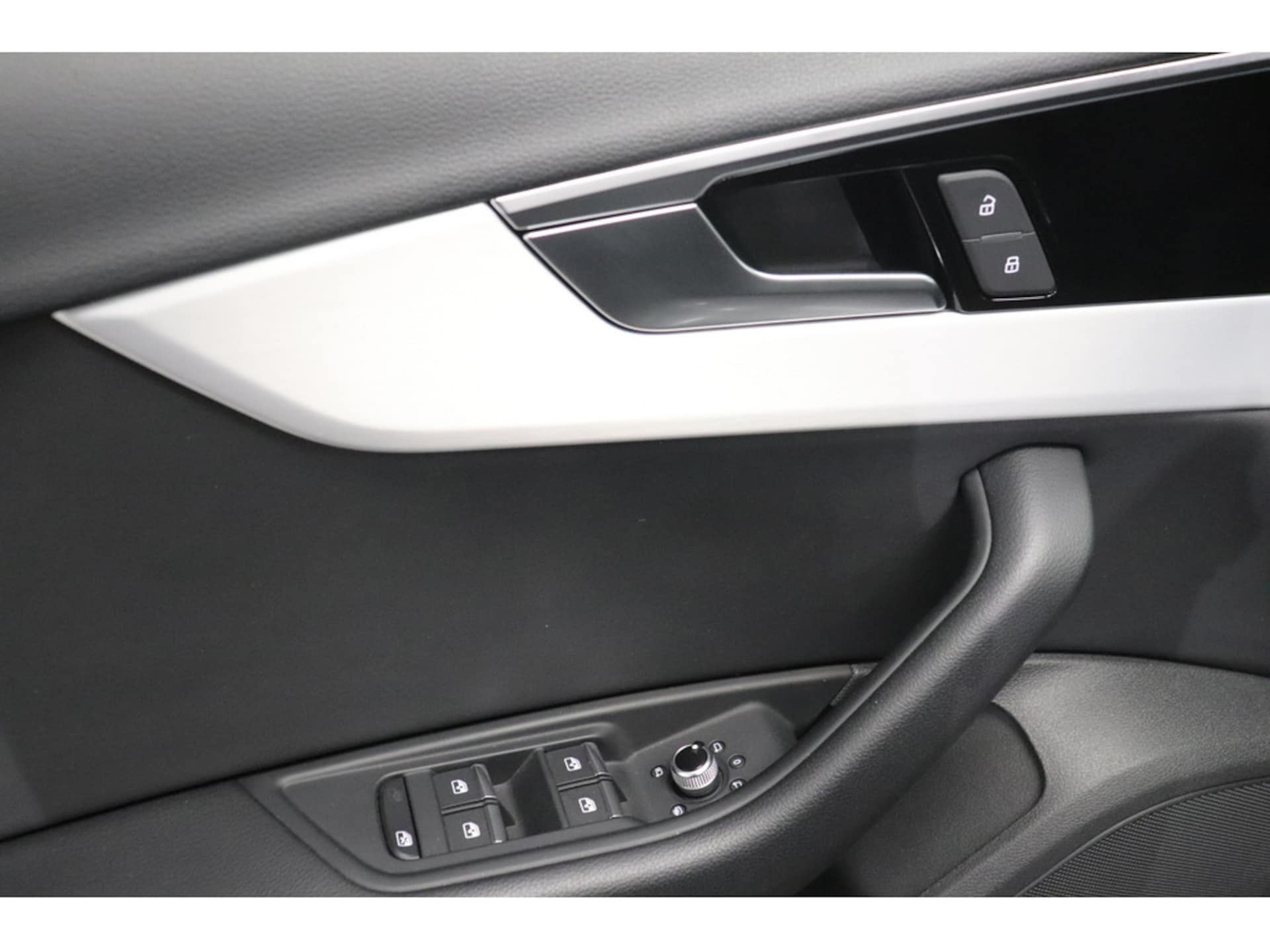 Audi A4 Avant S line