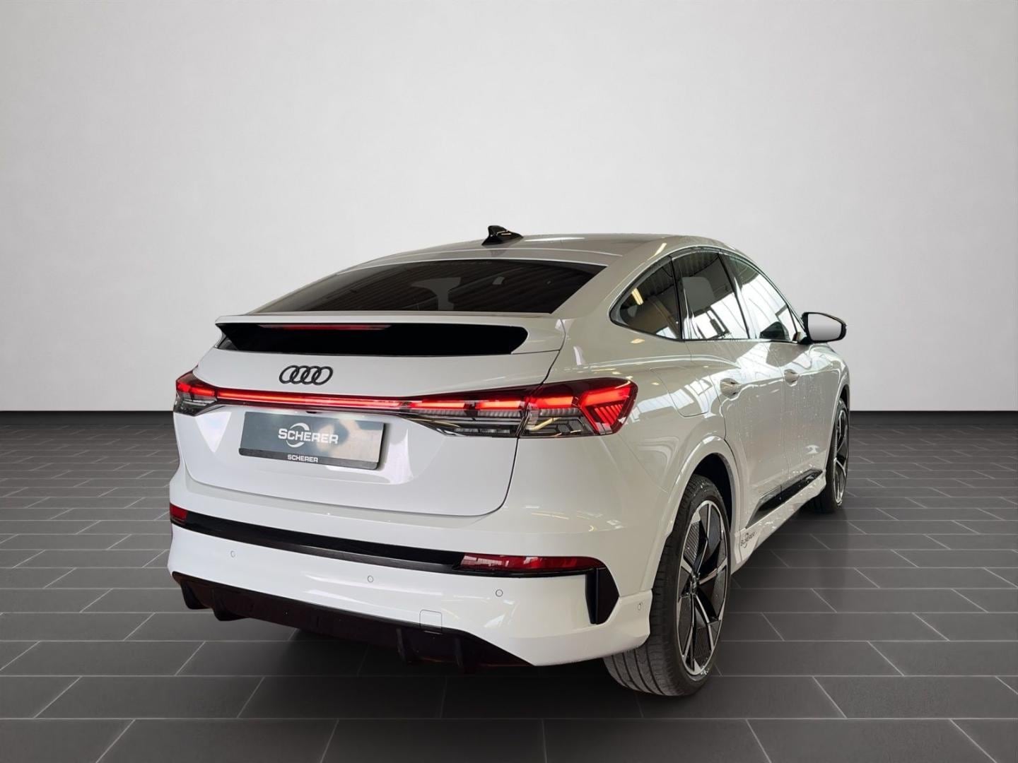 Bild über Audi Q4 Sportback e-tron e-tron performance 210 kW - für weitere Informationen kontaktieren Sie den Audi Partner