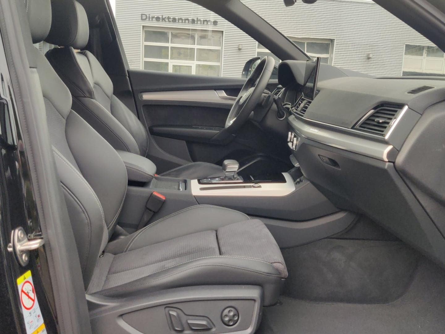 Bild über Audi Q5 Sportback 40 TDI quattro S tronic - für weitere Informationen kontaktieren Sie den Audi Partner