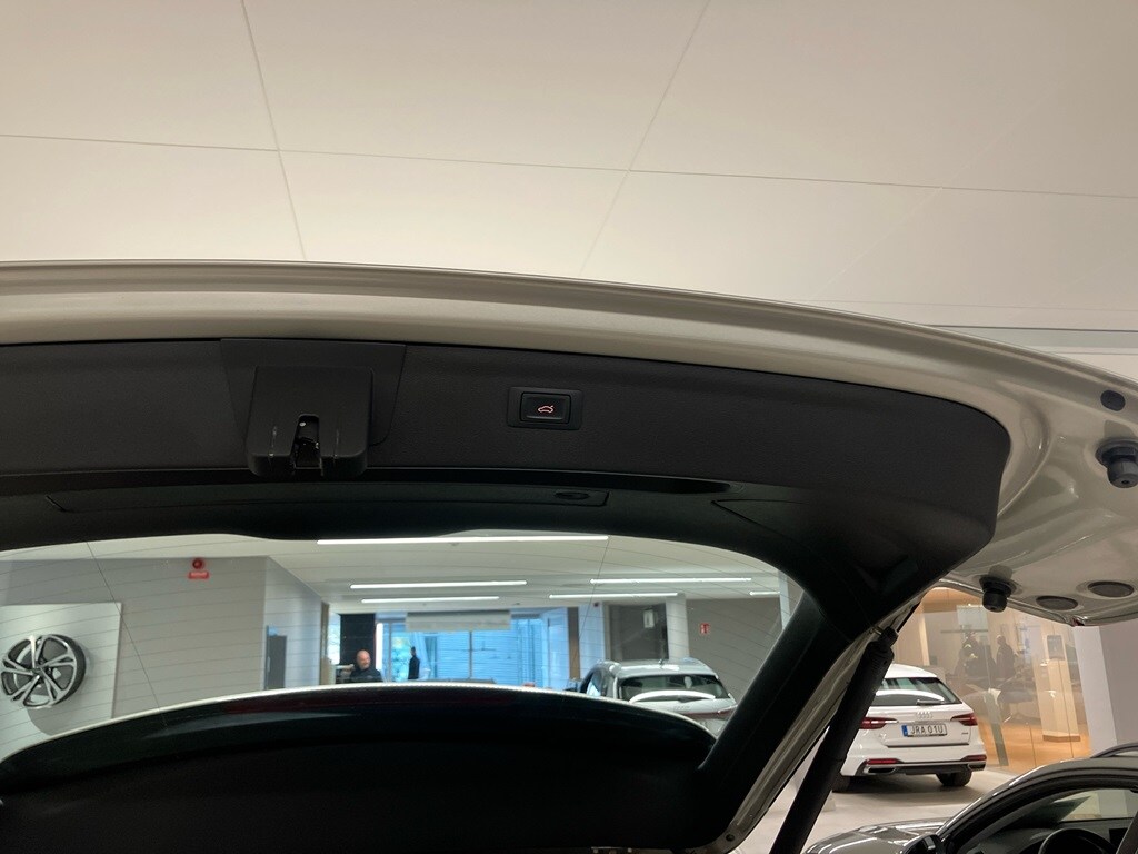 Bild som visar&nbsp;Audi Q3&nbsp;Q3 2.0 TDI quattro 150 hk S tronic - för mer information kontakta din Audi Partner