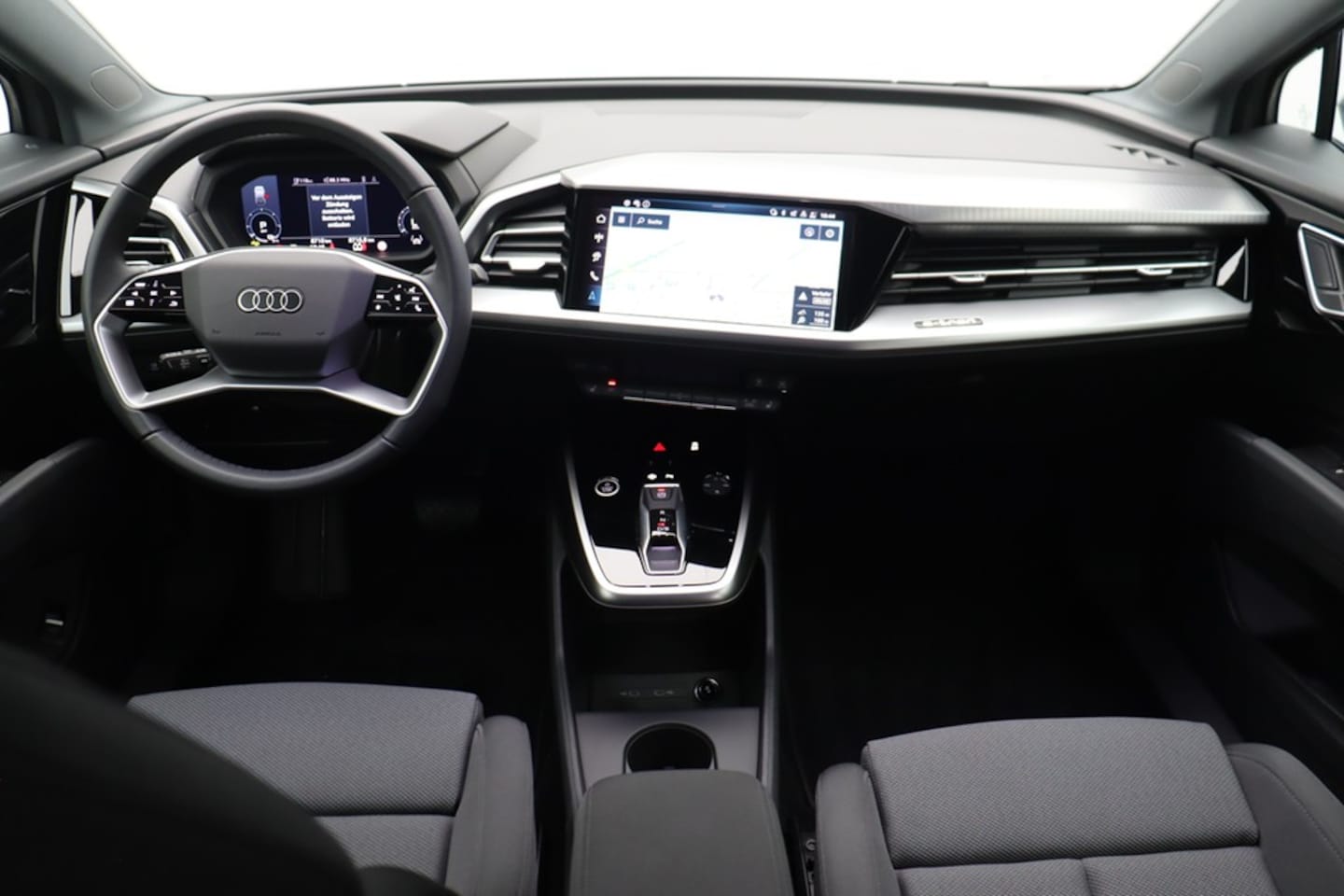 Bild über Audi Q4 e-tron 45 e-tron - für weitere Informationen kontaktieren Sie den Audi Partner