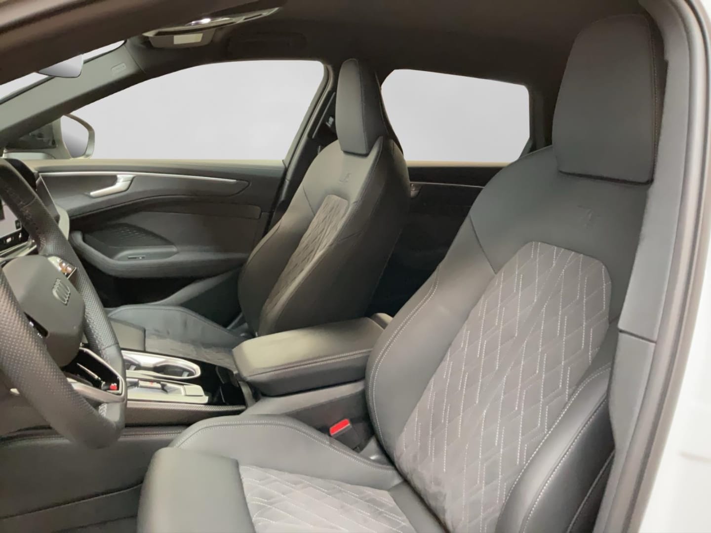 Bild über Audi A6 Avant edition one TDI quattro 150 kW S tronic - für weitere Informationen kontaktieren Sie den Audi Partner