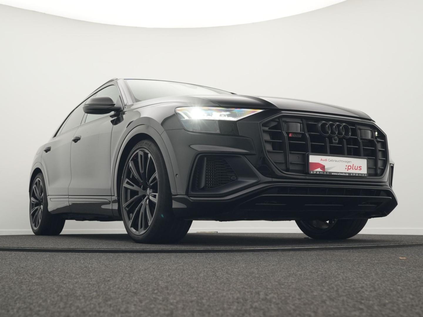 Bild über Audi SQ8 competition plus TFSI quattro tiptronic - für weitere Informationen kontaktieren Sie den Audi Partner