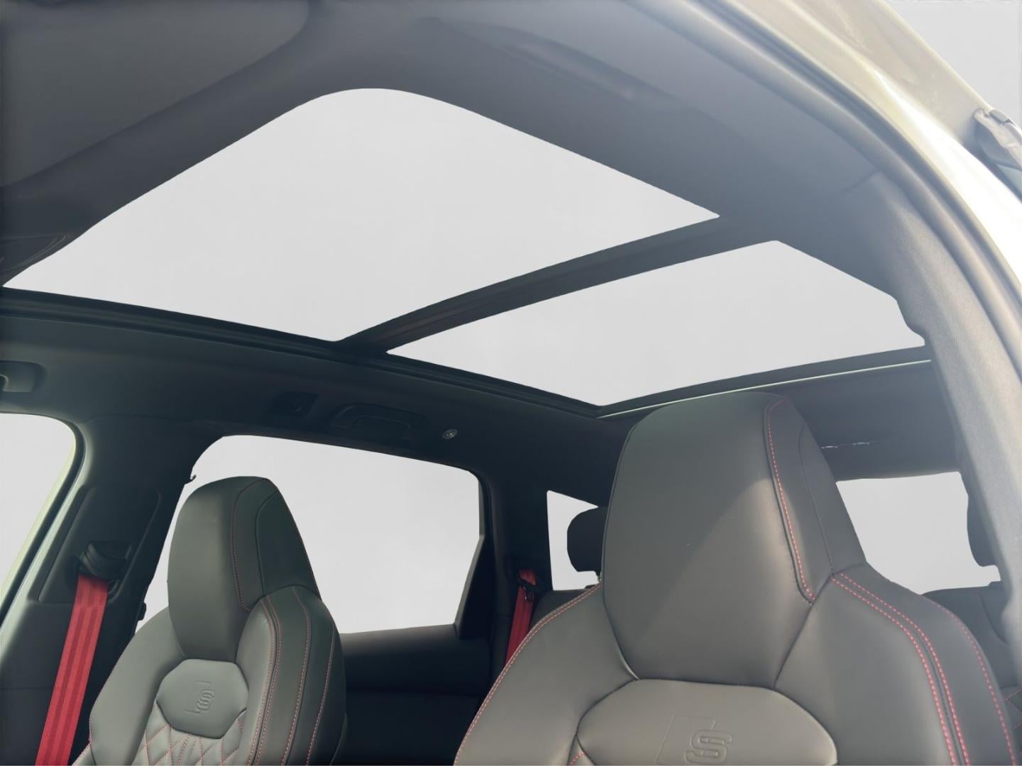 Bild über Audi Q7 SUV TFSI e S line business TFSI e quattro 360 kW tiptronic - für weitere Informationen kontaktieren Sie den Audi Partner