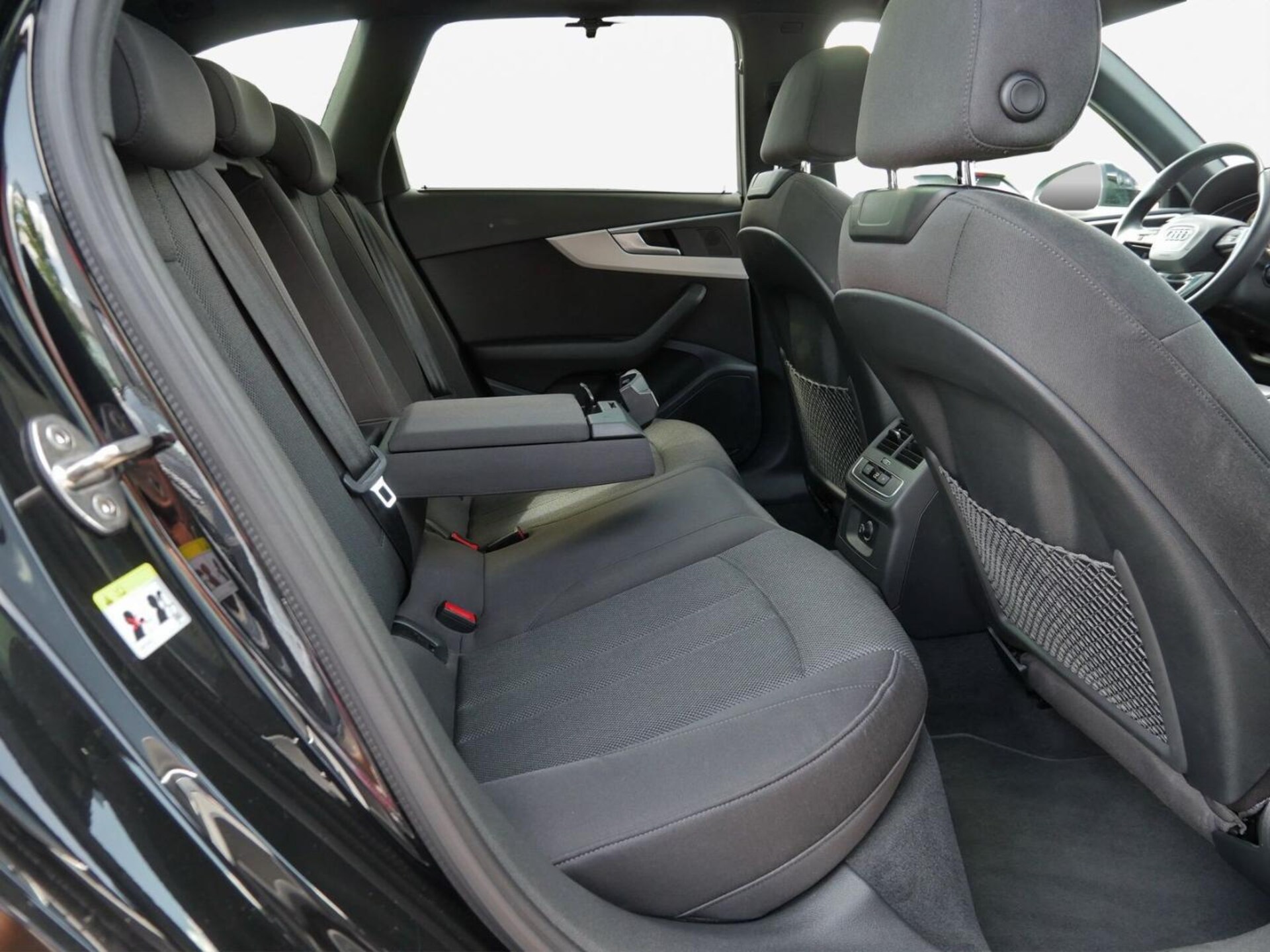 Audi A4 Avant S line