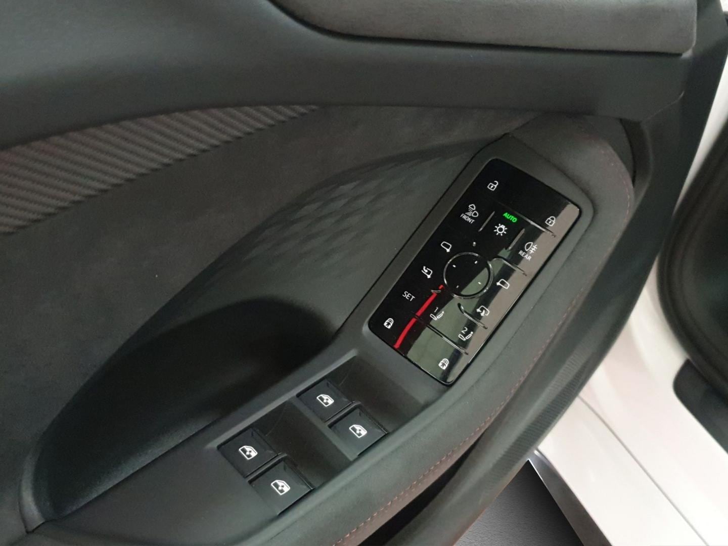 Bild über Audi RS 5 Limousine TFSI quattro 470 kW tiptronic - für weitere Informationen kontaktieren Sie den Audi Partner