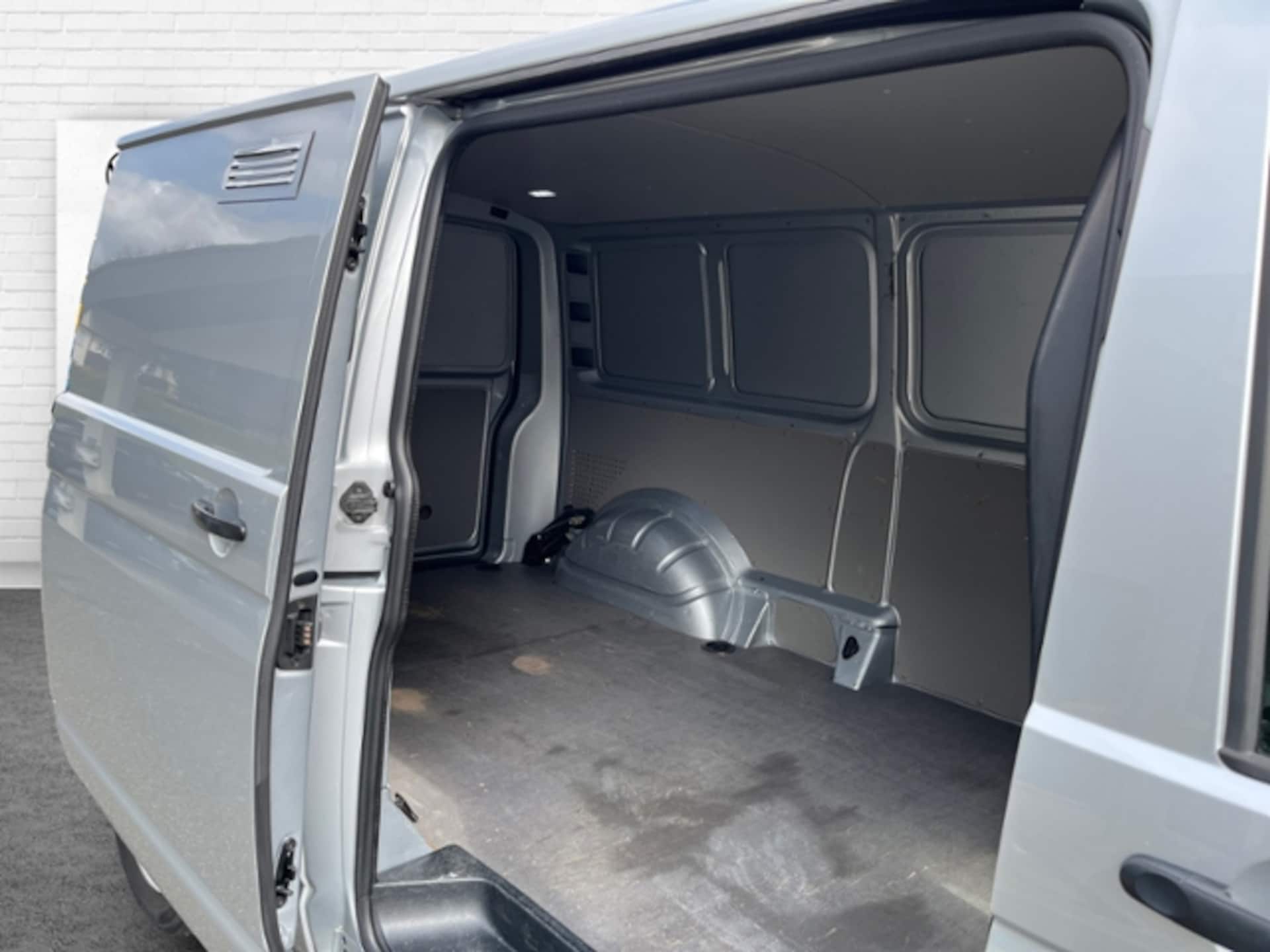 Volkswagen T6 Transporter Kasten langer Radstand