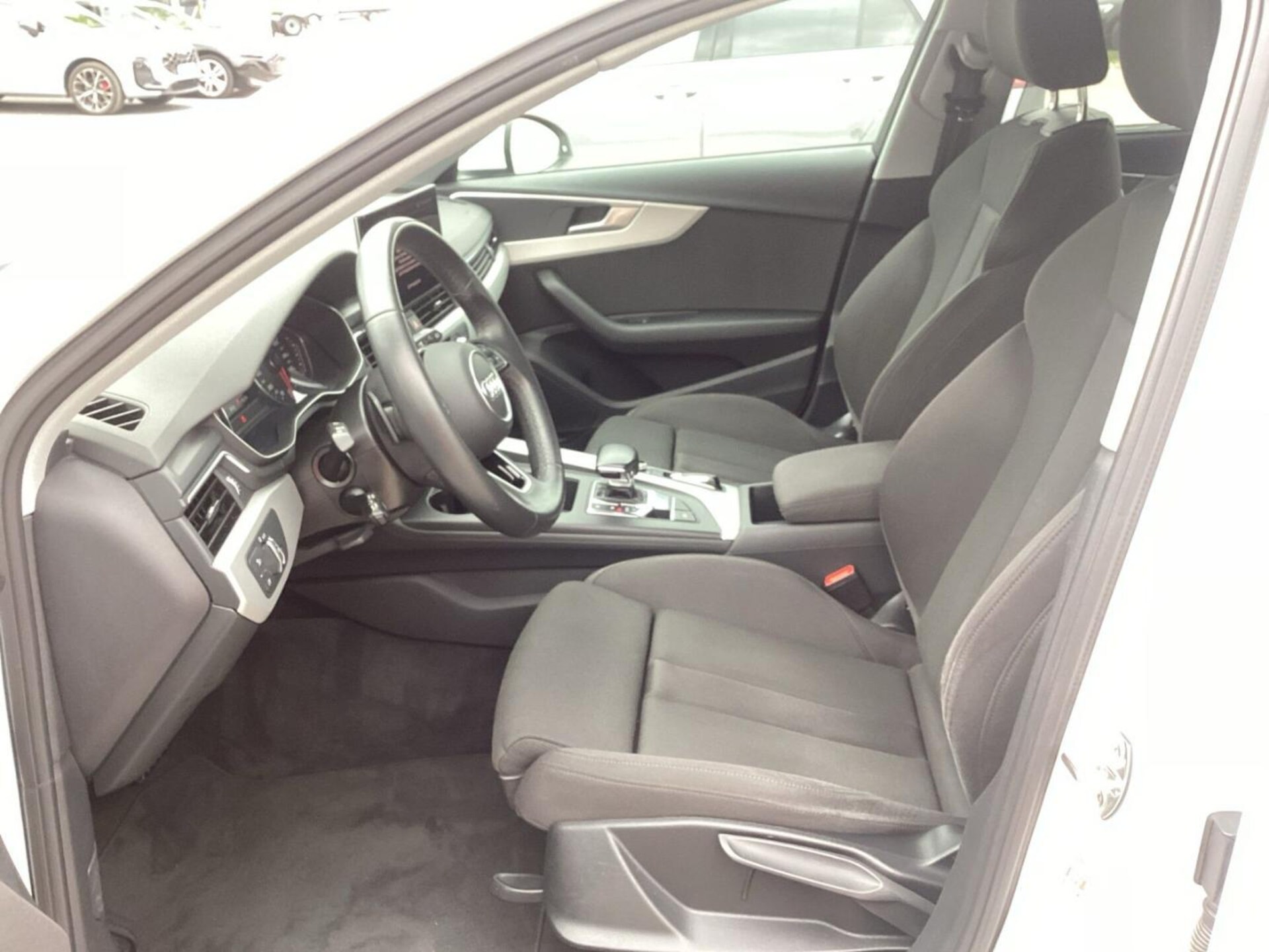 Audi A4 Avant S line