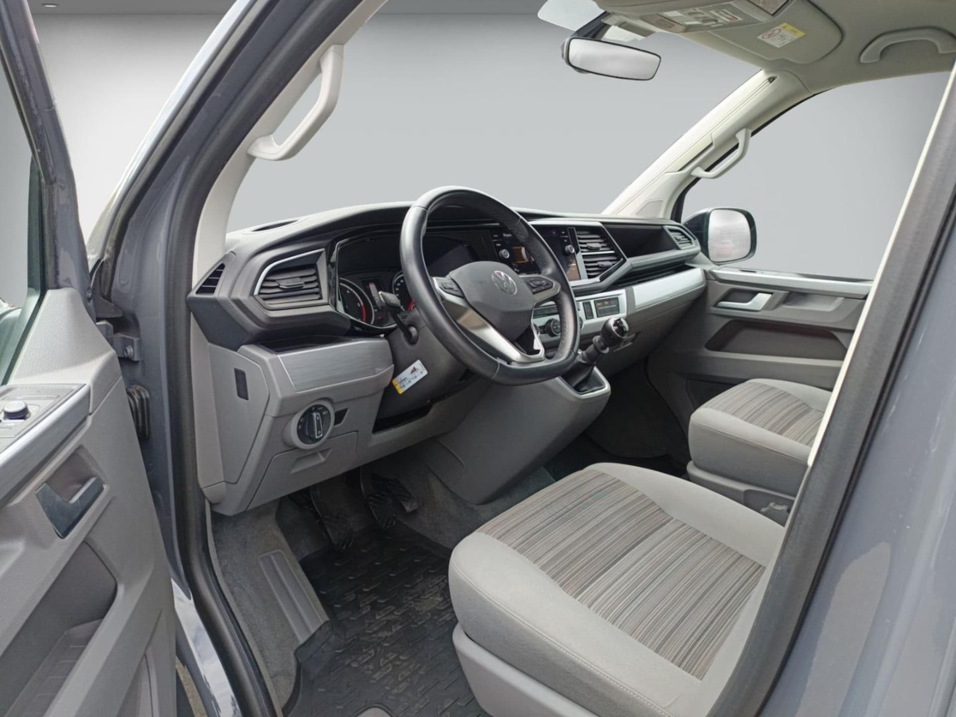 Volkswagen T6.1 California Beach