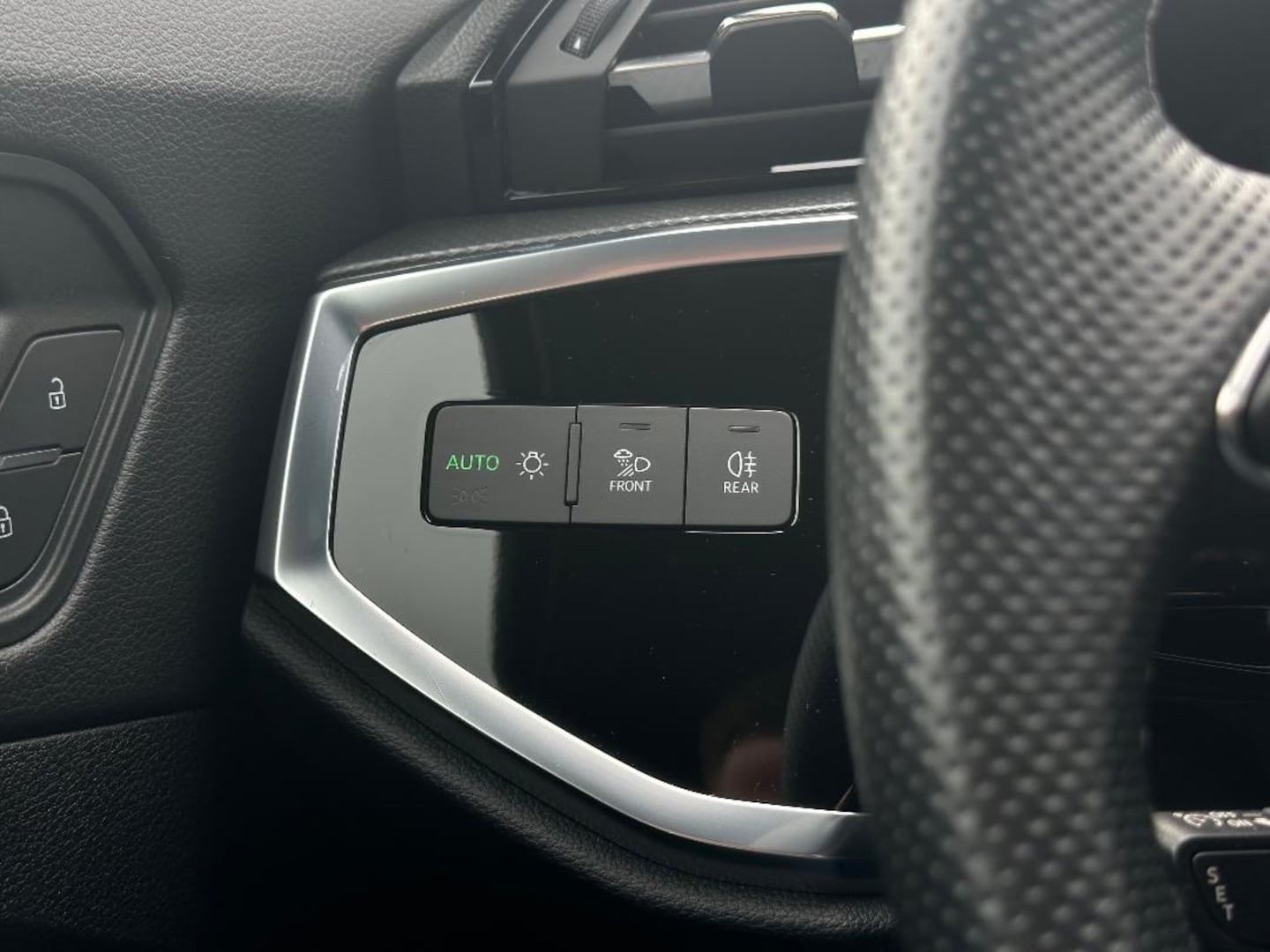 Bild über Audi Q3 S line 40 TFSI quattro S tronic - für weitere Informationen kontaktieren Sie den Audi Partner