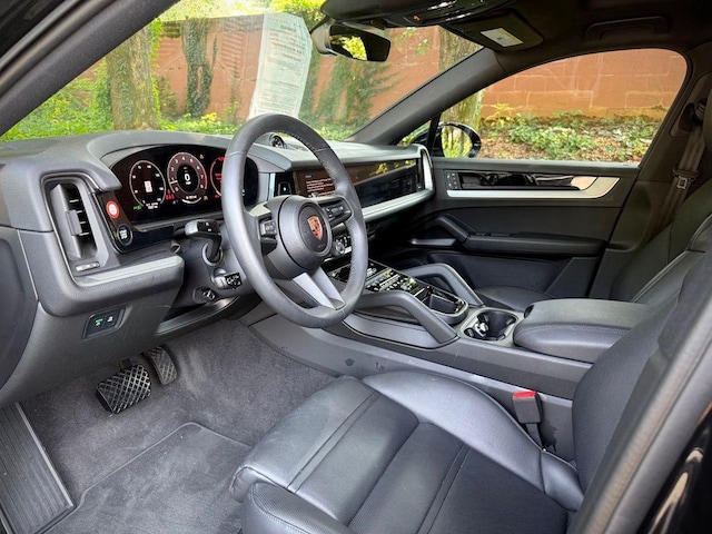 2025 Porsche Cayenne Coupé