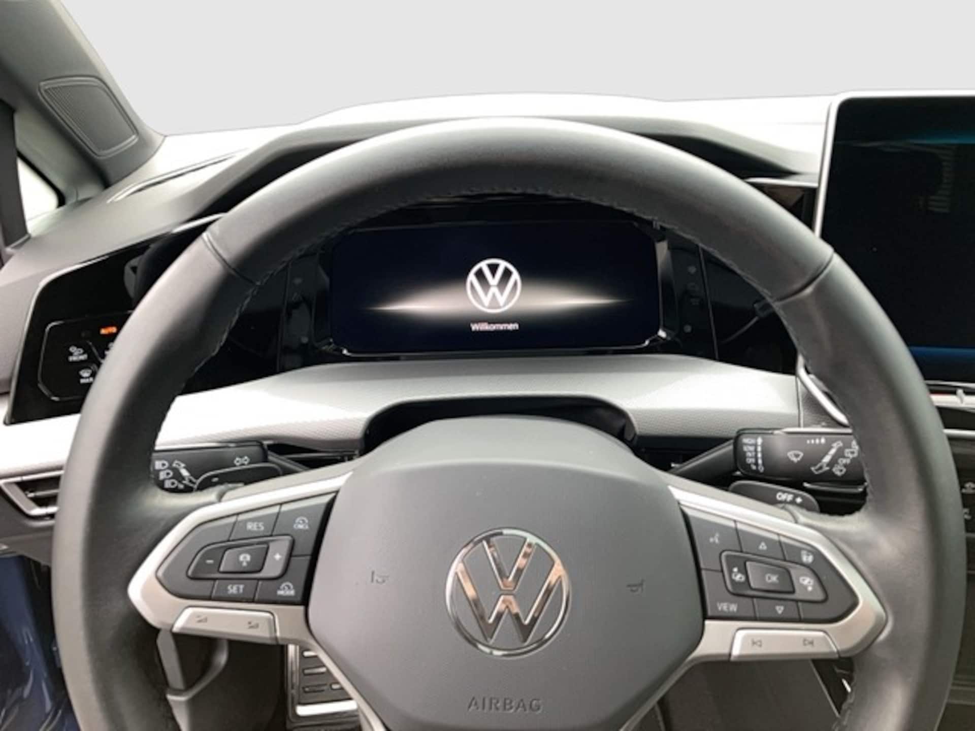 Volkswagen Golf Style
