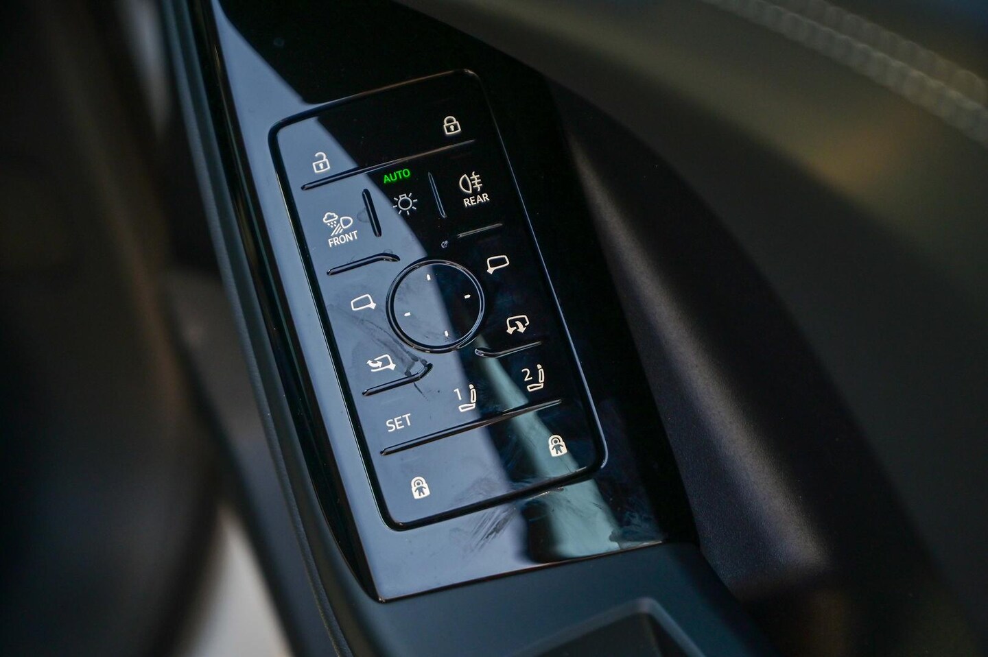 Image about Audi Q6 SUV e-tron e-tron