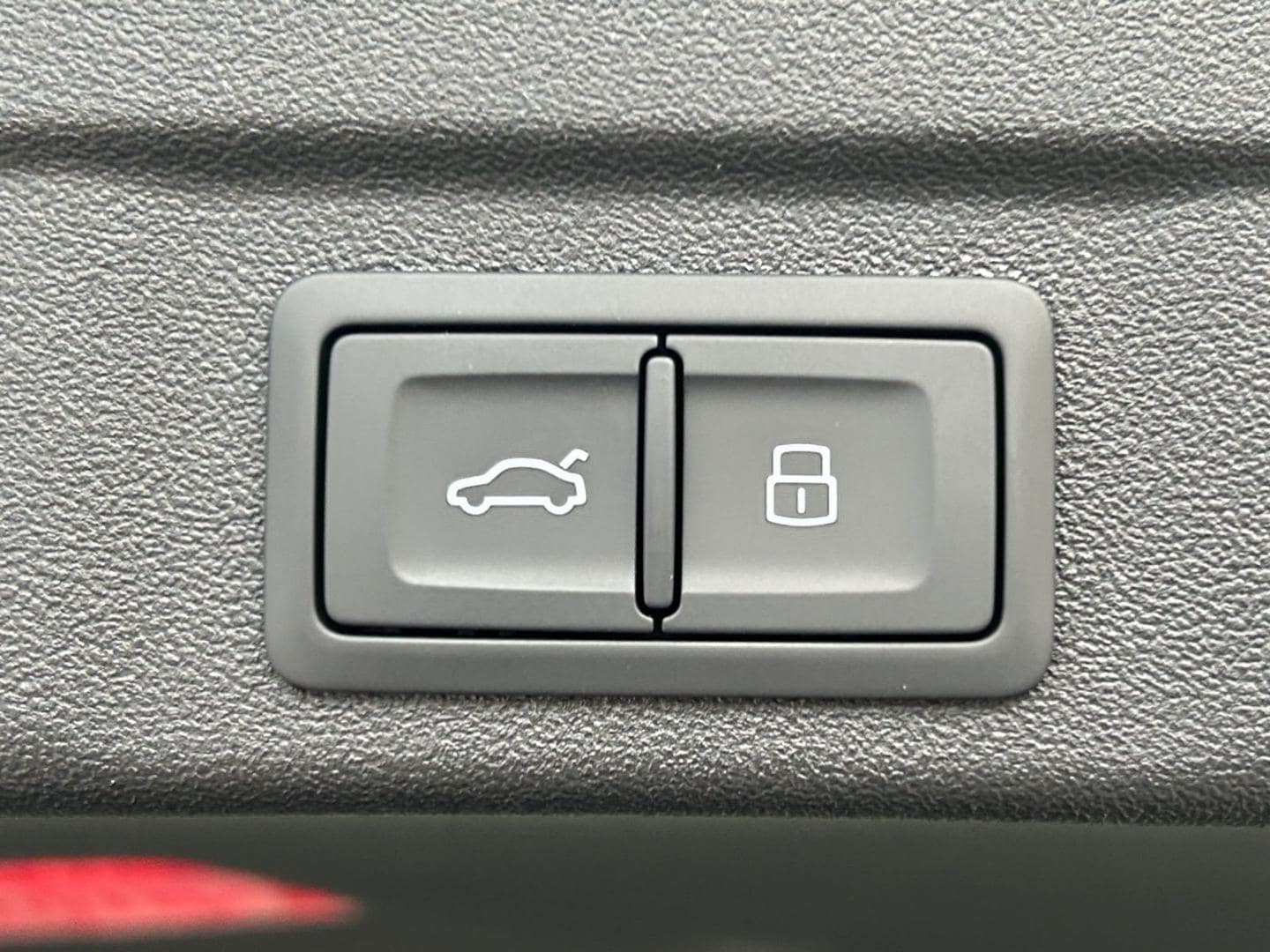 Bild über Audi A6 Avant TDI quattro 150 kW S tronic - für weitere Informationen kontaktieren Sie den Audi Partner