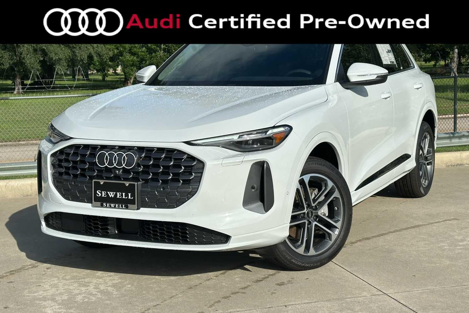2025 Audi Q5 40 Premium Plus's photo