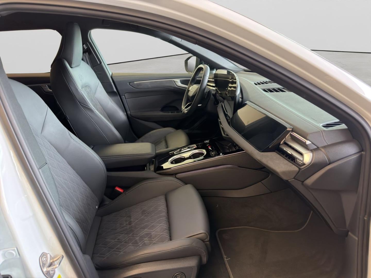 Bild über Audi A6 Avant edition one TDI quattro 150 kW S tronic - für weitere Informationen kontaktieren Sie den Audi Partner