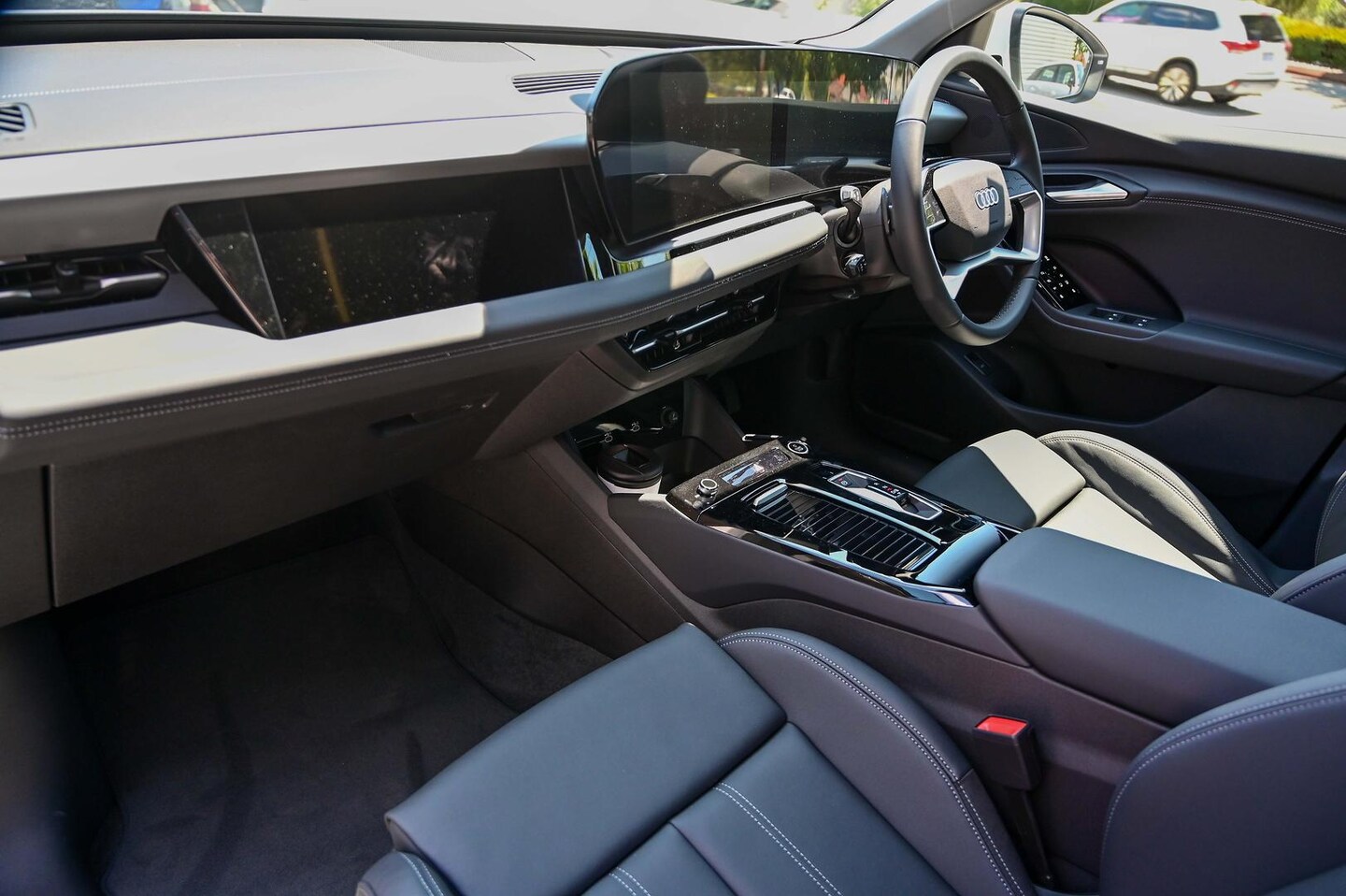 Image about Audi Q6 SUV e-tron e-tron