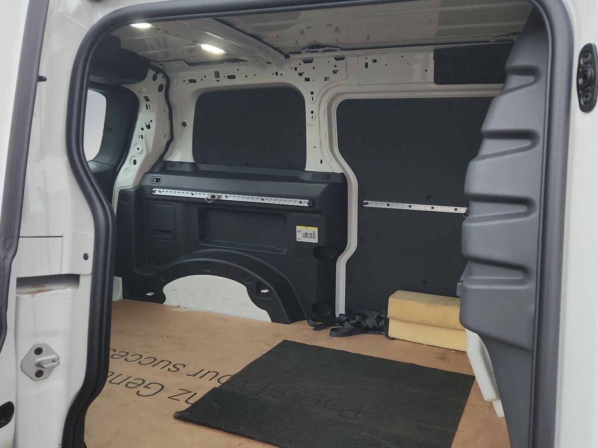 Volkswagen ID. Buzz Cargo Basis-Modell